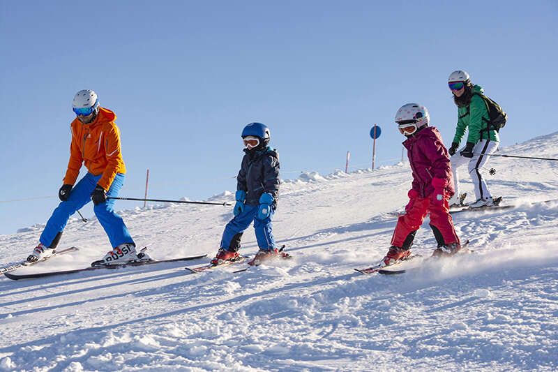 Skifahren mit der Familie im Familienskigebiet Unterberg